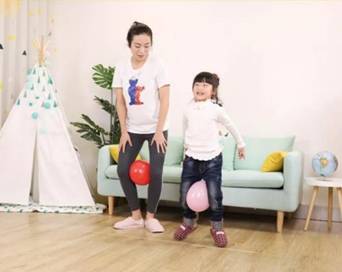 疫情来袭，快乐课程陪伴你(九)：亲子运动《企鹅摆动》